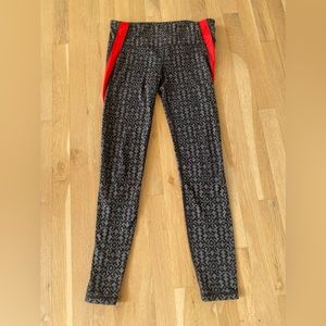 GapFit Gfast athletic leggings size M.